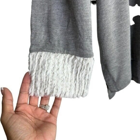 Cato Womens Size XL Gray Long Sleeve Top Off White Faux Fur Cowl Neck & Wrist - Picture 5 of 10